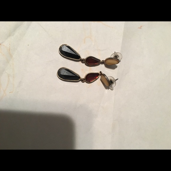 Earrings - Picture 5 of 8